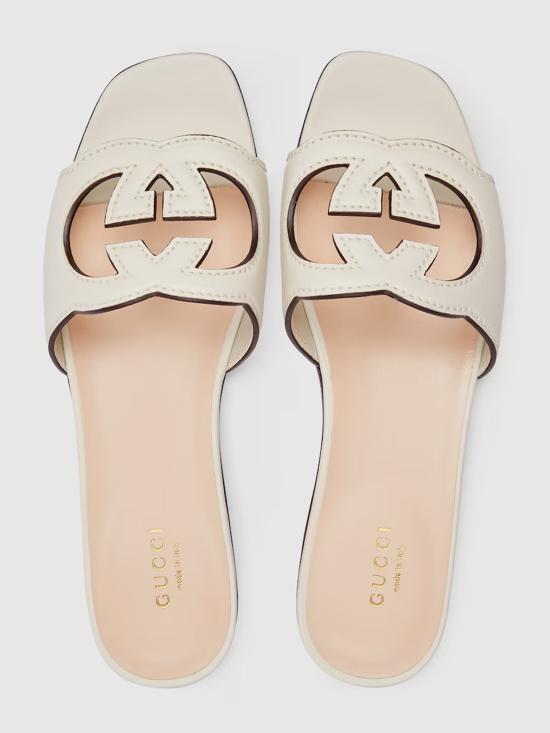 26SS 구찌 인터로킹 G 컷아웃 슬라이드 샌들 694451US000 9022 White - GUCCI