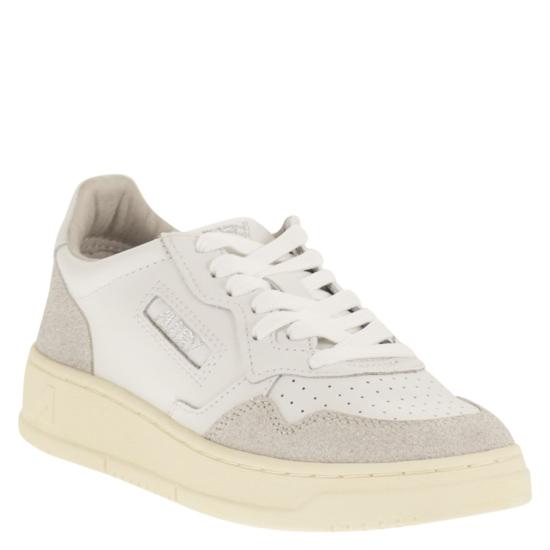 26SS 오트리 메달리스트 로우 스니커즈 AULW WHITE GREY - AUTRY