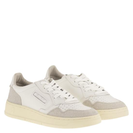 26SS 오트리 메달리스트 로우 스니커즈 AULW WHITE GREY - AUTRY