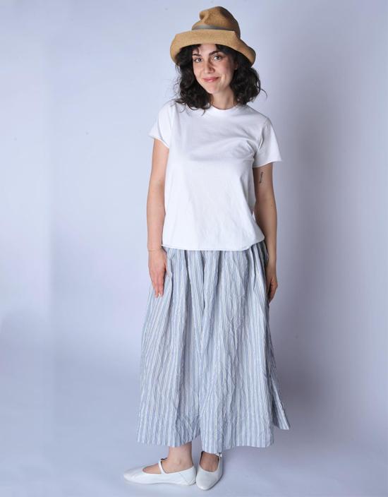  아푼토비 미디 스커트 푼토 B 어비스 스트라이프 스커트 크림 - A PUNTO B