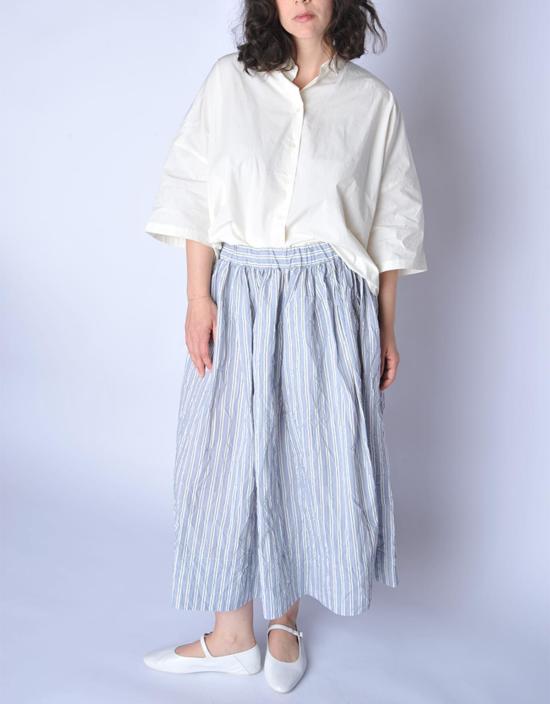  아푼토비 미디 스커트 푼토 B 어비스 스트라이프 스커트 크림 - A PUNTO B