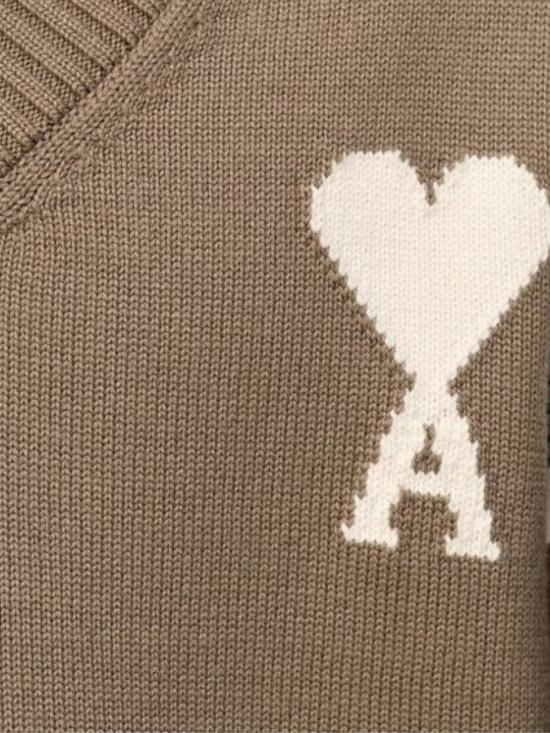 26SS 아미 긴팔 티셔츠 UKS860 KN0156A117 BEIGE TAUPE ECRU - AMI