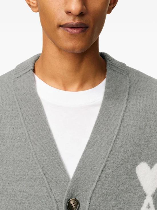 26SS 아미 빅 하트 로고 알파카 니트 가디건 UKC365KN0135 058 GREY - AMI
