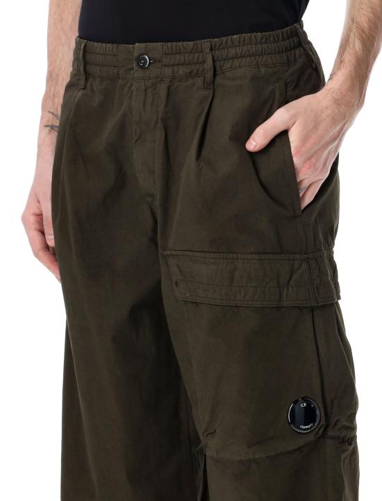 26SS 씨피 컴퍼니 마이크로 랩스 카고 팬츠 20CMPA126A110325G 683 DK OLIVE - C.P. COMPANY