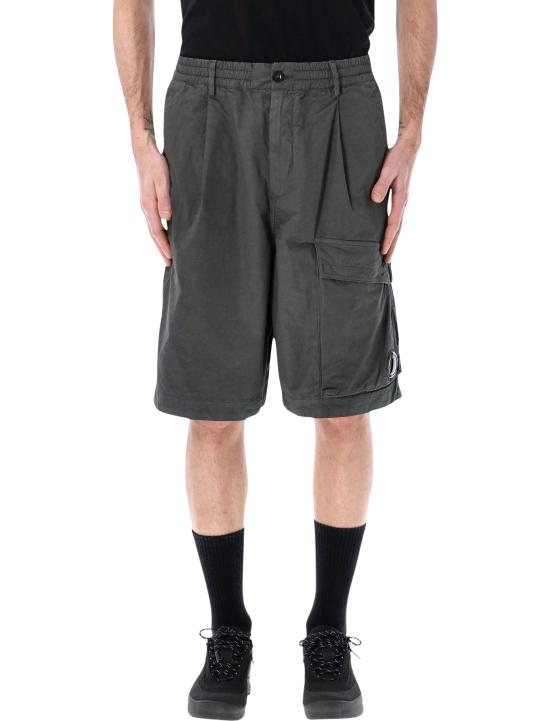 26SS 씨피 컴퍼니 스트레치 사틴 카고 렌즈 쇼츠 20CMBE127A110325G 921 DK GREY