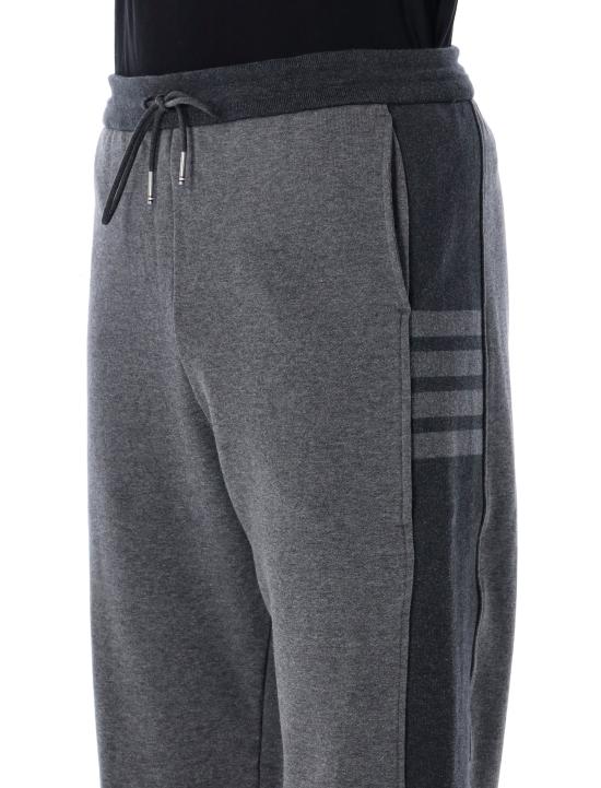 26SS 톰브라운 클래식 4바 저지 루프백 스웨트팬츠 MJQ213A03037 025 DARK GREY - THOM BROWNE