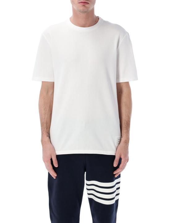 26SS 톰브라운 피케 센터 백 스트라이프 릴렉스 핏 티셔츠 MJS056A00050 100 WHITE