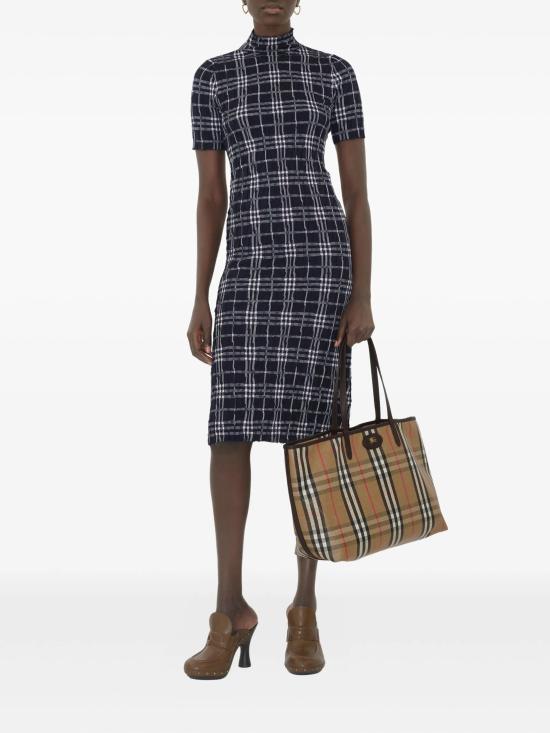 26SS 버버리 하이랜드 미디움 토트백 8112222 B9368 Brown - BURBERRY