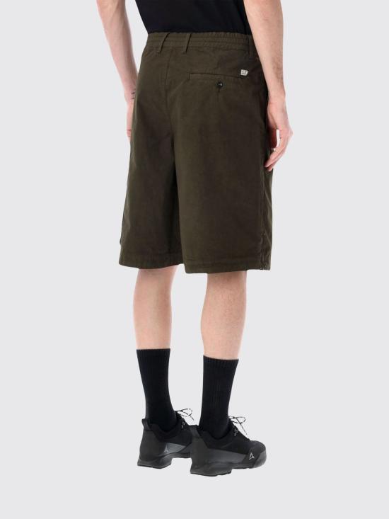 26SS 씨피 컴퍼니 스트레치 사틴 카고 렌즈 쇼츠 20CMBE127A110325G 683 Military - C.P. COMPANY