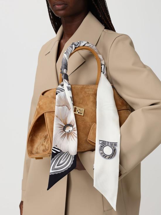 26SS 살바토레 페라가모 토트백 215608 792064 045 Beige - SALVATORE FERRAGAMO