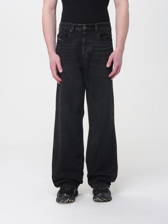 26SS 디젤 2001 D 매크로 릴렉스 핏 데님 팬츠 A1159809P09 02 Black