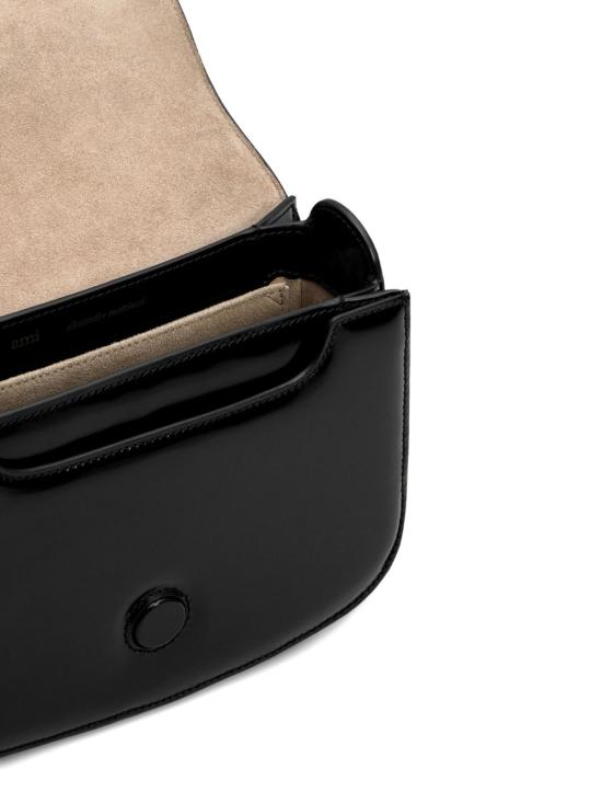 26SS 아미 스몰 하트 로고 글레이즈드 레더 파리 백 ULL717 AL0139001 BLACK - AMI