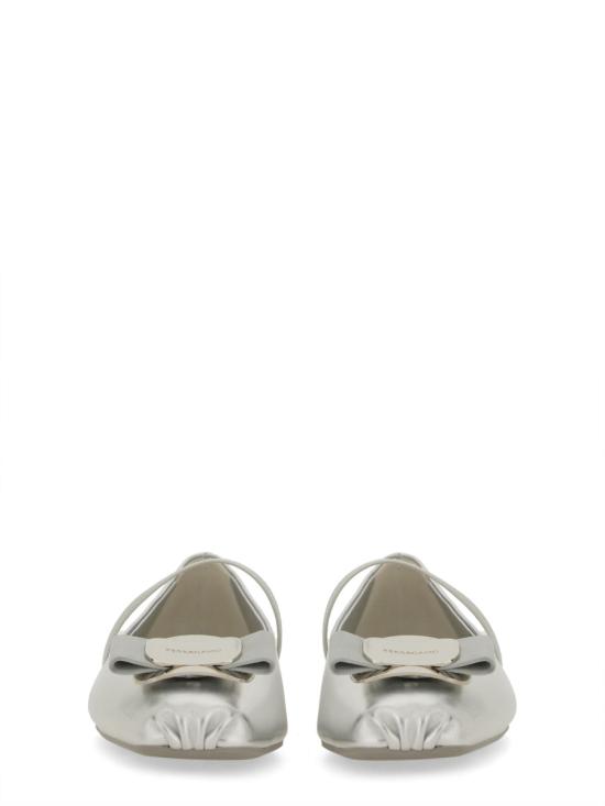 26SS 살바토레 페라가모 플랫 슈즈 769030 01H345009 SILVER - SALVATORE FERRAGAMO
