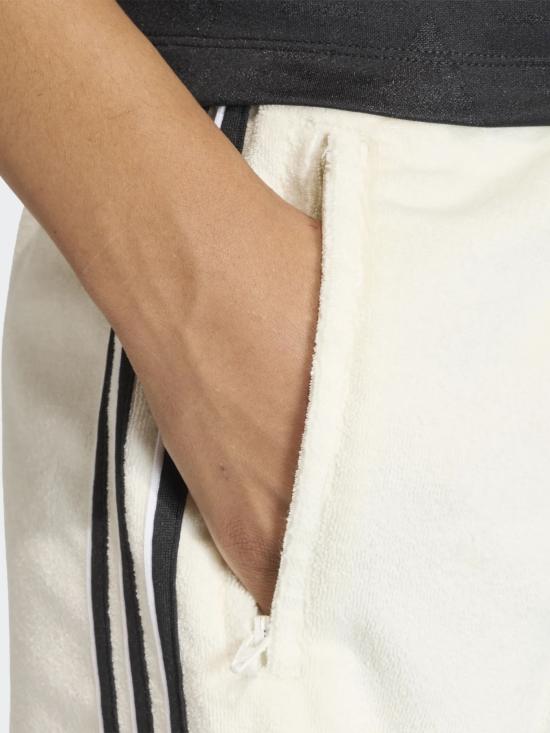 26SS 아디다스 숏팬츠 KD1397 OWHITE White - ADIDAS