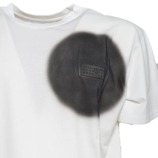 26SS MM6 메종마르지엘라 스프레이 페인트 티셔츠 SH0GC0067M20048 101 White - MM6 MAISON MARGIELA