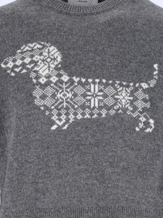 26SS 톰브라운 메리노 울 홀리데이 헥터 4바 풀오버 MKA573A Y1029 035 Grey - THOM BROWNE