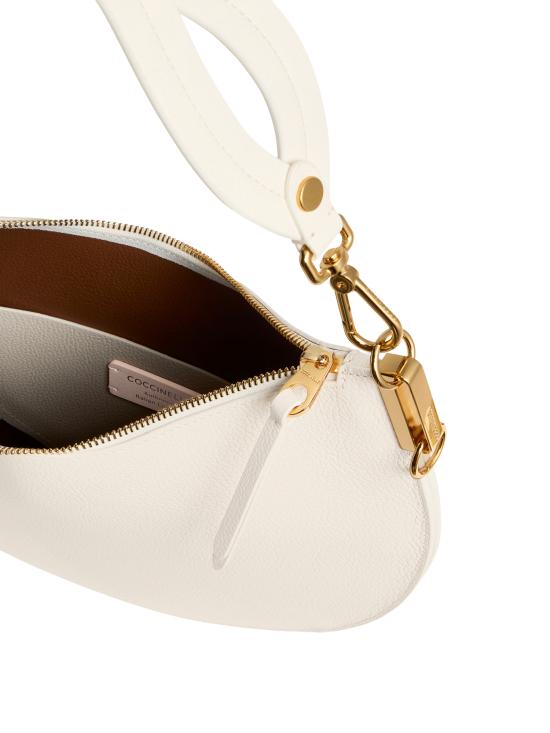 26SS 코치넬리 숄더백 E1QKF130201 685 PEARL COGNAC - COCCINELLE