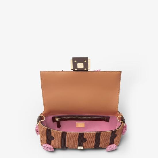 26SS 펜디 비즈 자수 도트 바게트 백 8BR600AYAWF1UJ0 Beige - FENDI