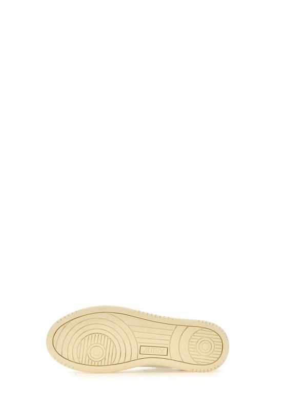 26SS 오트리 메달리스트 로우 스니커즈 AULW FT02 White - AUTRY