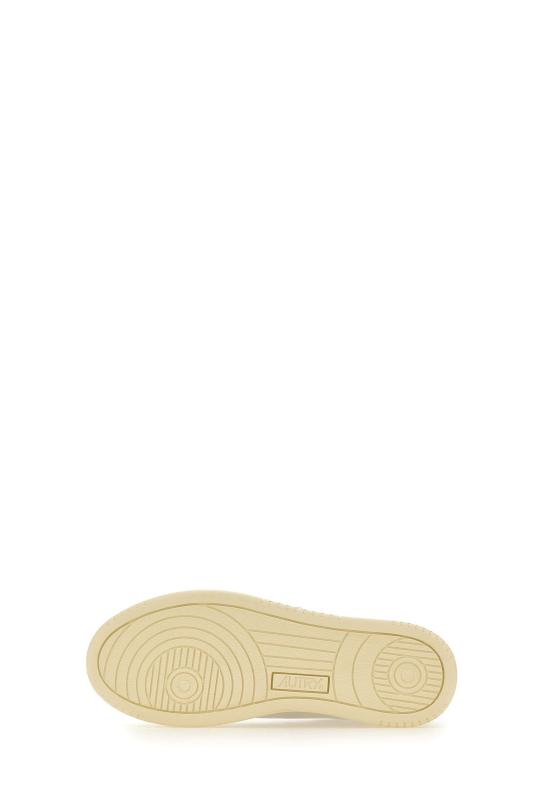 26SS 오트리 메달리스트 로우 스니커즈 AULW WE01 White rutabaga - AUTRY