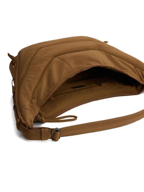 26SS 르메르 워터 리펠런트 나일론 캔버스 라지 소프트 게임 백 BG0105 LF1330BR480 Brown - LEMAIRE