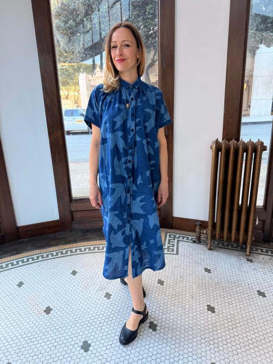  해피 프렌치 갱 롱 원피스 엘리스 인디고 프린트 리베르 바이 옴브르 클레어 드레스 - HAPPY FRENCH GANG