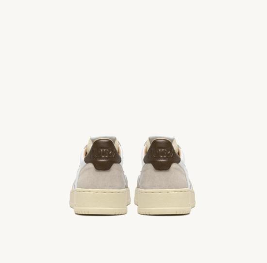 26SS 오트리 메달리스트 로우 스니커즈 AULWLS 15 LEAT SUEDE WHT TEAK - AUTRY