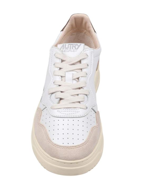 26FW 오트리 메달리스트 로우 스니커즈 AULMLS 15 LEAT SUEDE WHT TEAK - AUTRY