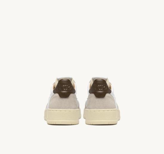 26SS 오트리 메달리스트 로우 스니커즈 AULMLS 15 LEAT SUEDE WHT TEAK - AUTRY