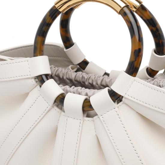 26SS 코치넬리 토트백 E1 U5A 18 02 01N17 White - COCCINELLE