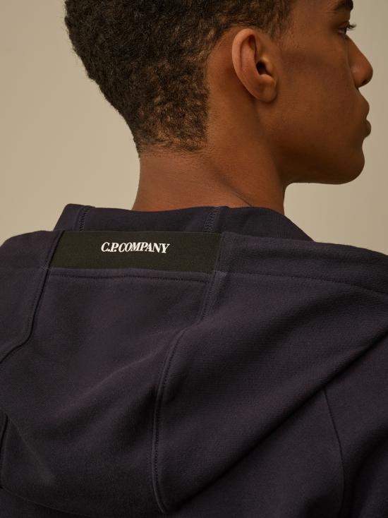 26FW 씨피 컴퍼니 다이애그널 레이즈드 플리스 후드 풀 집 스웨트셔츠 RCCMSS716A005086W 888 TOTAL ECLIPSE - C.P. COMPANY