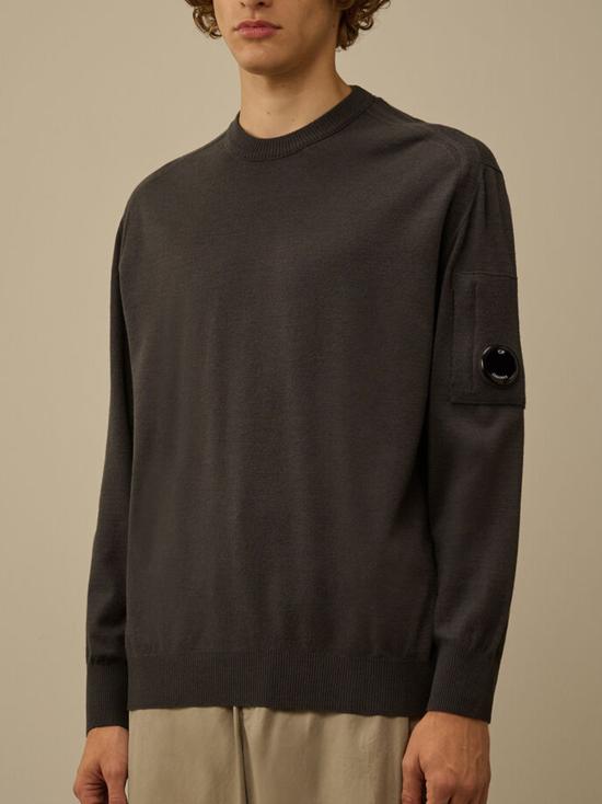 26FW 씨피 컴퍼니 스웨터 19CMKN037A005528A 978 DARK SHADOW - C.P. COMPANY