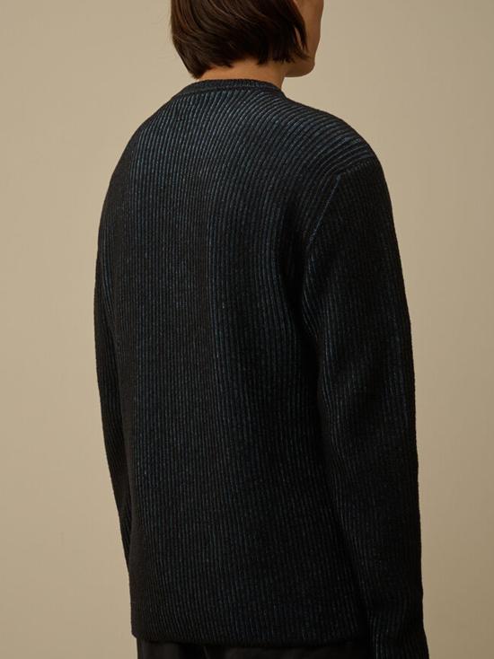 26FW 씨피 컴퍼니 플리스 니트 크루넥 렌즈 스웨터 19CMKN307A006170A 815 AEGEAN BLUE - C.P. COMPANY