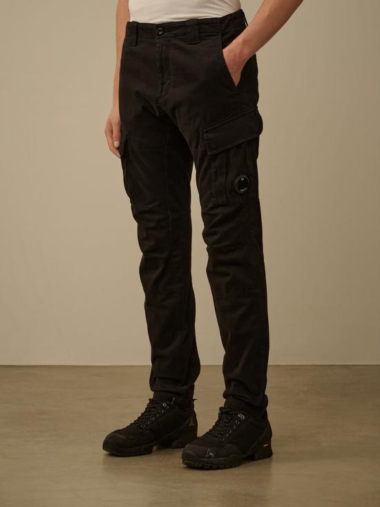 26FW 씨피 컴퍼니 스트레이트 팬츠 RFCMPA731A005529G 999 BLACK - C.P. COMPANY