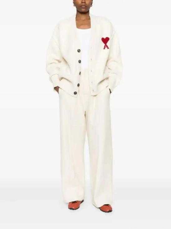 26SS 아미 하트 로고 인타르시아 V넥 가디건 UKC367018W 154 White - AMI