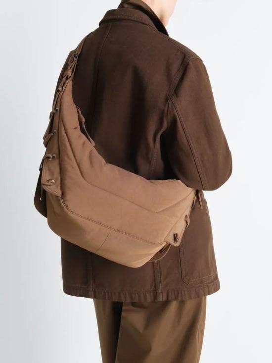 26SS 르메르 워터 리펠런트 나일론 캔버스 미디움 소프트 게임 백 BG0074 LF1330BR480 Brown - LEMAIRE