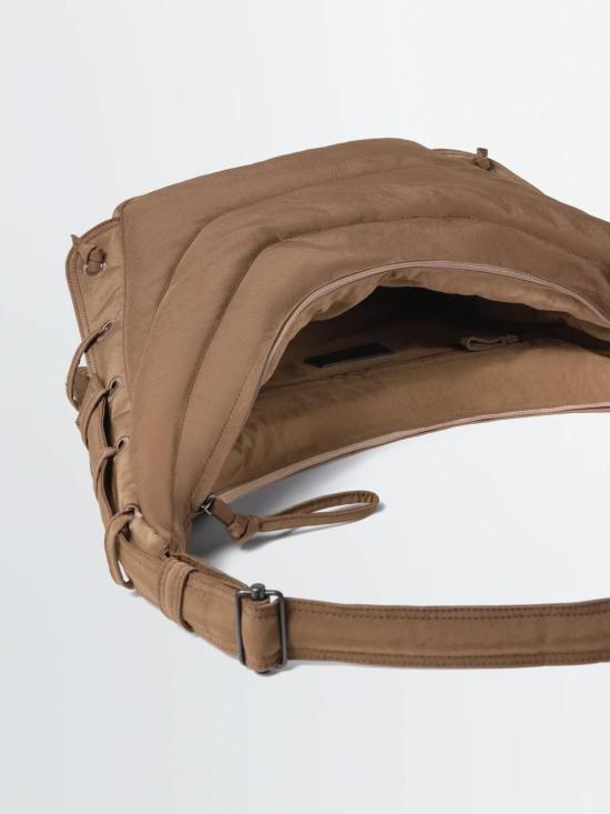 26SS 르메르 워터 리펠런트 나일론 캔버스 미디움 소프트 게임 백 BG0074 LF1330BR480 Brown - LEMAIRE