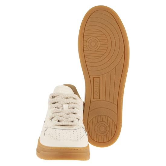 26SS 오트리 메달리스트 로우 스니커즈 AULM WHITE - AUTRY