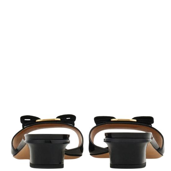 26SS 살바토레 페라가모 샌들 01L415001 Black - SALVATORE FERRAGAMO