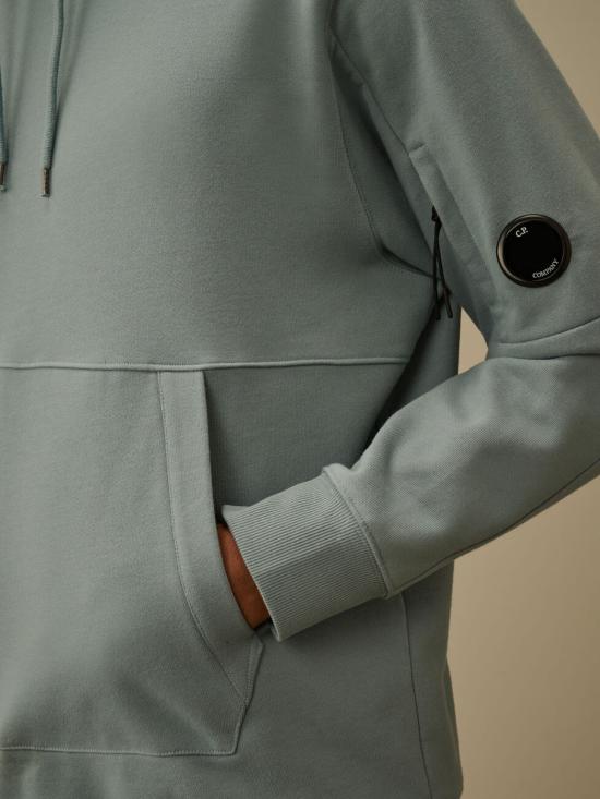 26SS 씨피 컴퍼니 다이애그널 레이즈드 플리스 후드 렌즈 스웨트셔츠 20CMSS714A 005086W809 Avion Blue - C.P. COMPANY