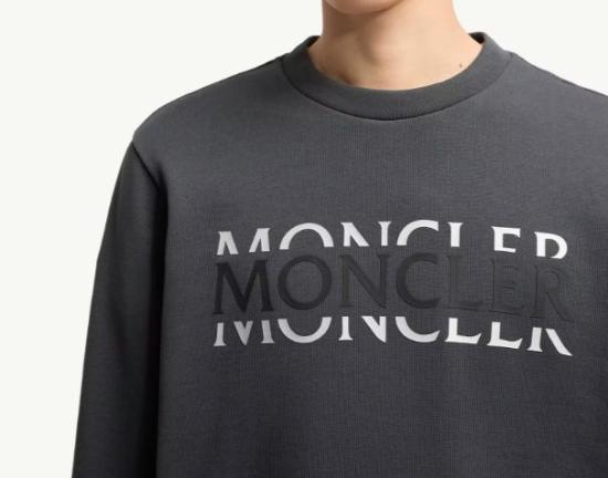 26SS 몽클레어 로고 코튼 저지 롱 슬리브 티셔츠 L10918G0000489AZY 944 - MONCLER