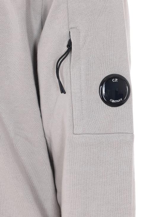 26SS 씨피 컴퍼니 다이애그널 레이즈드 플리스 크루넥 렌즈 스웨트셔츠 20CMSS713A005086W 904 - C.P. COMPANY