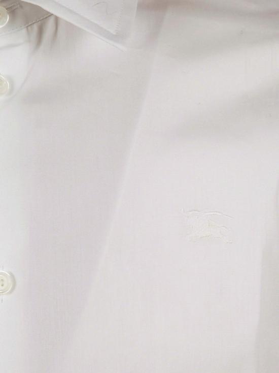 26SS 버버리 레귤러핏 코튼 포플린 셔츠 8122007 A1462 White - BURBERRY