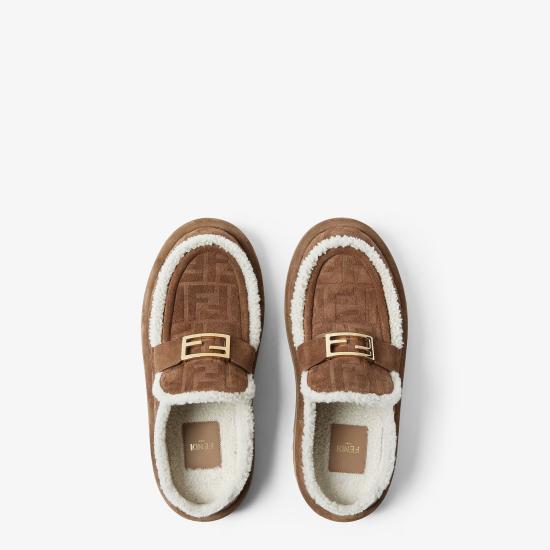 26SS 펜디 아프레 시크 FF 스웨이드 시어링 뮬 8R8777ASA1F0C23 Brown - FENDI