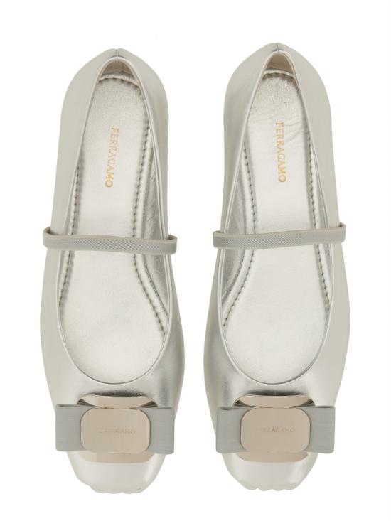 26SS 살바토레 페라가모 플랫 슈즈 769030 01H345009 SILVER - SALVATORE FERRAGAMO
