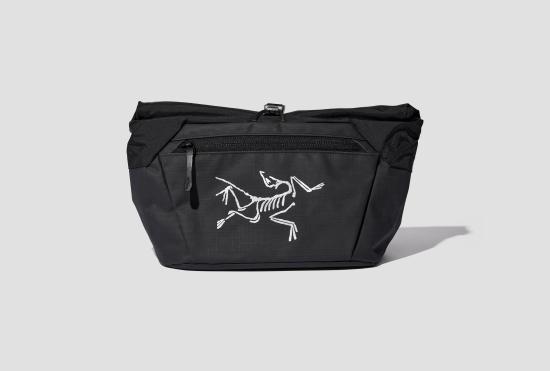 26SS 아크테릭스 숄더백 이온 분필통 X000010363 블랙