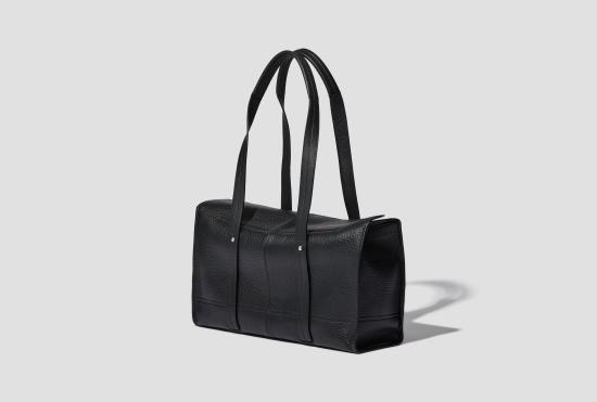 26SS 르메르 숄더백 소프트 기어 토트백 - 버블 램스킨 가죽 BG0220 LL0191 블랙 - LEMAIRE