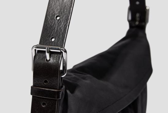 26SS 르메르 숄더백 트렌치 포켓 스몰 백 - 발수 레진 코튼 소재 BG0169 LF1571 블랙 - LEMAIRE