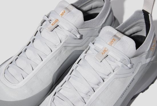 26SS 아크테릭스 스니커즈 버텍스 알파인 GTX 남성용 신발 X000009602 회색 - ARC`TERYX