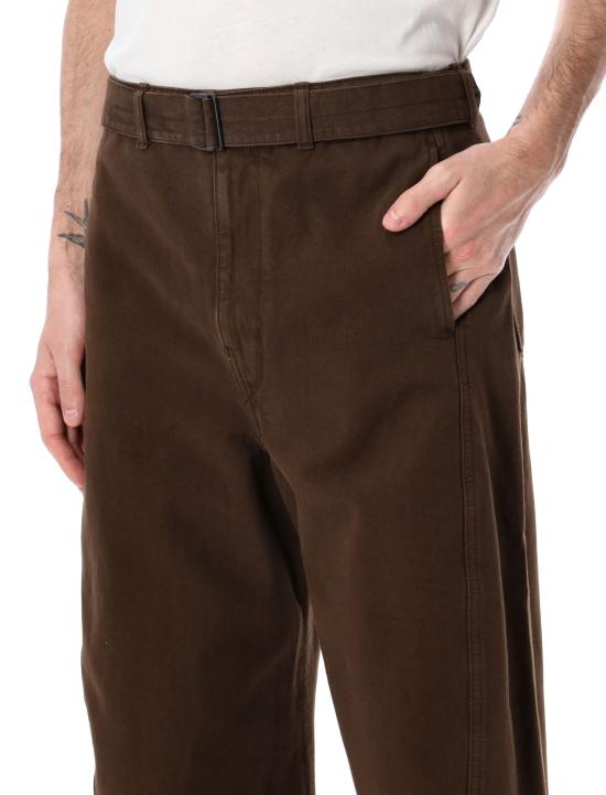 26SS 르메르 트위스트 벨티드 팬츠 PA326LD1068 BR423 Marrone - LEMAIRE